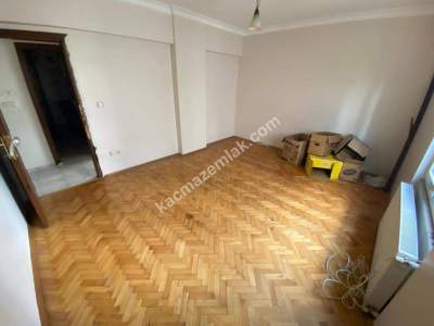 Kaçmaz'dan Altıntepe'de Ön Cephe 2000 Yapımı Asansörl 23