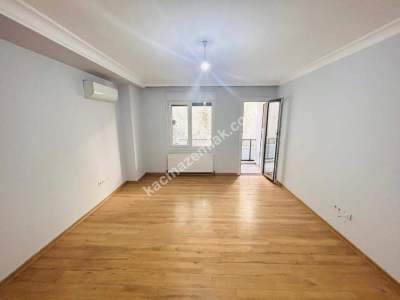 Altıntepe'de 5 Yıllık Binada 2 Kat Otoparklı Balkonlu 1