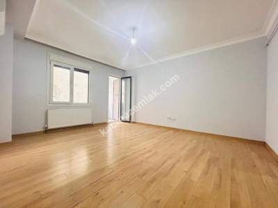 Altıntepe'de 5 Yıllık Binada 2 Kat Otoparklı Balkonlu 2