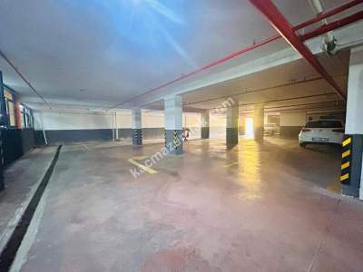 Altıntepe'de 5 Yıllık Binada 2 Kat Otoparklı Balkonlu 28