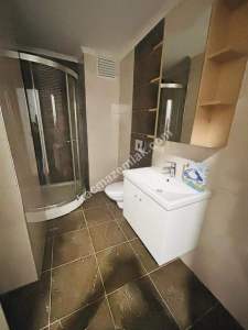 Altıntepe'de 5 Yıllık Binada 2 Kat Otoparklı Balkonlu 24