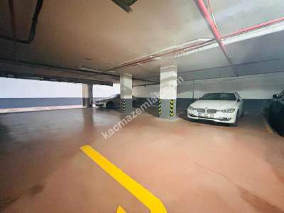 Altıntepe'de 5 Yıllık Binada 2 Kat Otoparklı Balkonlu 27