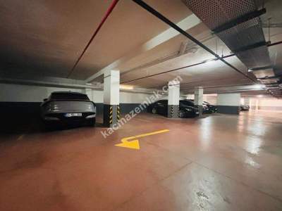 Altıntepe'de 5 Yıllık Binada 2 Kat Otoparklı Balkonlu 30