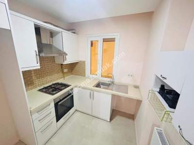 Altıntepe'de 5 Yıllık Binada 2 Kat Otoparklı Balkonlu 9