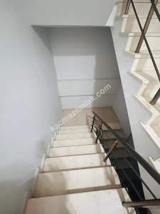 Altıntepe'de 5 Yıllık Binada 2 Kat Otoparklı Balkonlu 26