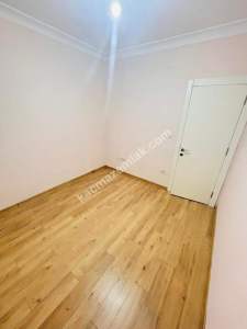 Altıntepe'de 5 Yıllık Binada 2 Kat Otoparklı Balkonlu 20