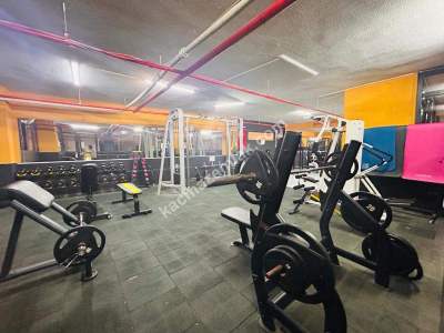 Altıntepe'de 5 Yıllık Binada 2 Kat Otoparklı Balkonlu 32