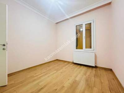 Altıntepe'de 5 Yıllık Binada 2 Kat Otoparklı Balkonlu 19