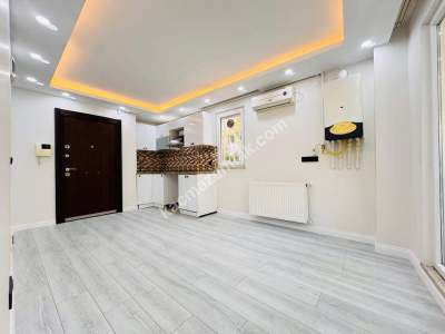 Altıntepe'de Yüksek Giriş Masrafsız Boş 1-1 Daire 4