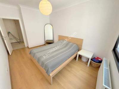 Bostancı-Altıntepe Sınırında Ara Kat 2+1 16