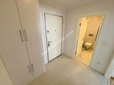 Bostancı-Altıntepe Sınırında Ara Kat 2+1 13