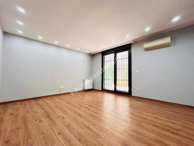 Altıntepe Sahilde Bahçe Teraslı 3 Yıllık 70M² Lüks 2+1! 11