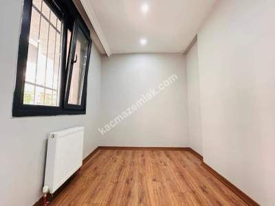 Altıntepe Sahilde Bahçe Teraslı 3 Yıllık 70M² Lüks 2+1! 32