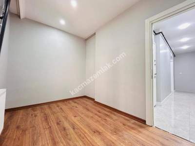 Altıntepe Sahilde Bahçe Teraslı 3 Yıllık 70M² Lüks 2+1! 28