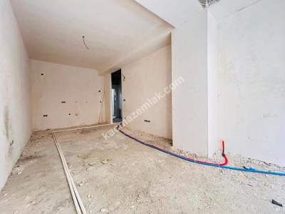 Kaçmaz'dan Sıfır Binada Ara Katta Geniş 1+1 6