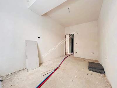 Kaçmaz'dan Sıfır Binada Ara Katta Geniş 1+1 14