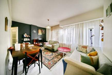 Altıntepe'de Ulaşıma Yakın Katta Ferah 2+1 1