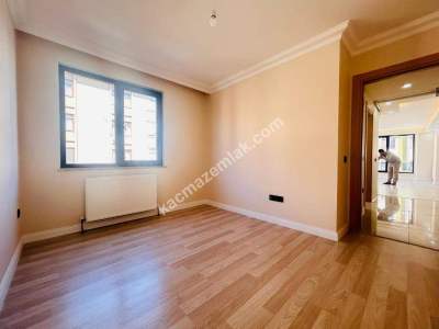 Altıntepe'de Minibüse Yakın 6Yıllık 2.Kat Geniş 2+1 11