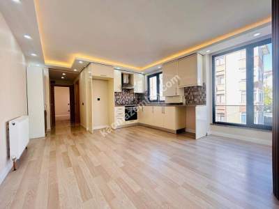 Altıntepe'de Minibüse Yakın 6Yıllık 2.Kat Geniş 2+1 3