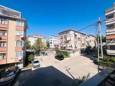 Altıntepe'de Minibüse Yakın 6Yıllık 2.Kat Geniş 2+1 9