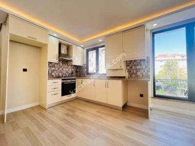 Altıntepe'de Minibüse Yakın 6Yıllık 2.Kat Geniş 2+1 4