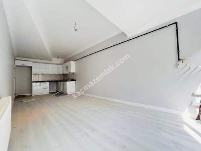 Altıntepe'de Ulaşıma Yakın 2.Katta Sıfır Boş Lüks 2+1! 8