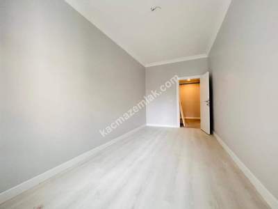 Altıntepe'de Ulaşıma Yakın 2.Katta Sıfır Boş Lüks 2+1! 18