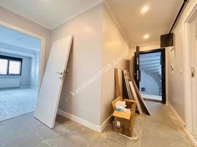 Altıntepe'de Ulaşıma Yakın 2.Katta Sıfır Boş Lüks 2+1! 16