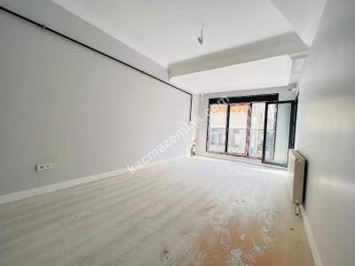 Altıntepe'de Ulaşıma Yakın 2.Katta Sıfır Boş Lüks 2+1! 7