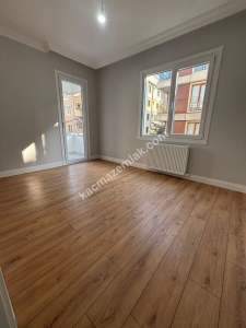 Altıntepe'de Minibüse 1Dk Asansörlü İçi Lüks Yapılı 3+ 15