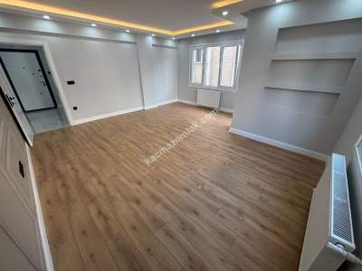 Altıntepe'de Minibüse 1Dk Asansörlü İçi Lüks Yapılı 3+ 5