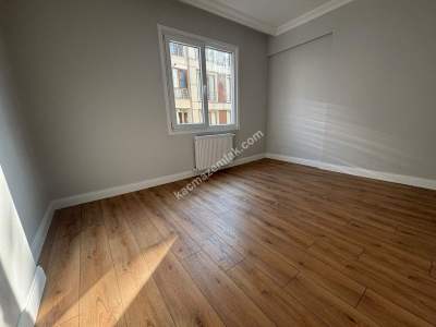 Altıntepe'de Minibüse 1Dk Asansörlü İçi Lüks Yapılı 3+ 9