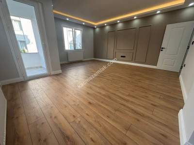 Altıntepe'de Minibüse 1Dk Asansörlü İçi Lüks Yapılı 3+ 8