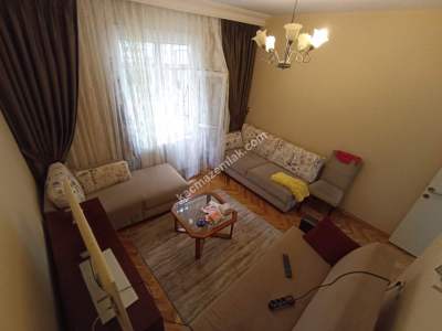 Altıntepe Ara Kat Ayrı Mutfak Balkonlu Geniş 2+1 4