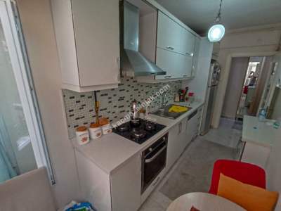 Altıntepe Ara Kat Ayrı Mutfak Balkonlu Geniş 2+1 1