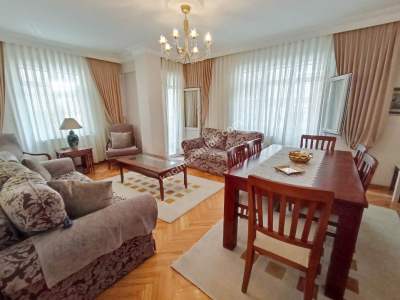 Altıntepe Ara Kat Ayrı Mutfak Balkonlu Geniş 2+1 12