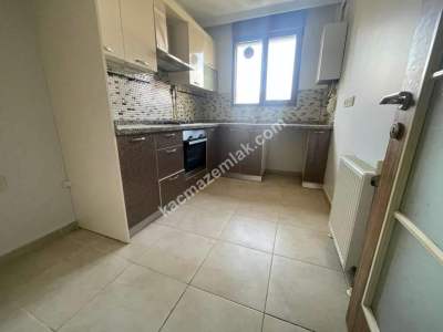 Altıntepe'de Minibüse Yakın Full Ön Cephe 3+1 1