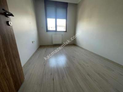 Altıntepe'de Minibüse Yakın Full Ön Cephe 3+1 4