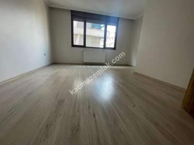 Altıntepe'de Minibüse Yakın Full Ön Cephe 3+1 12