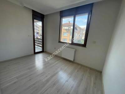 Altıntepe'de Minibüse Yakın Full Ön Cephe 3+1 8