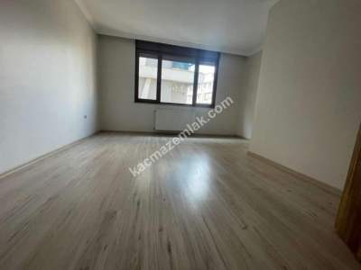 Altıntepe'de Minibüse Yakın Full Ön Cephe 3+1 6