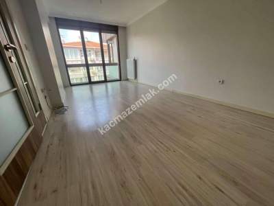 Altıntepe'de Minibüse Yakın Full Ön Cephe 3+1 16