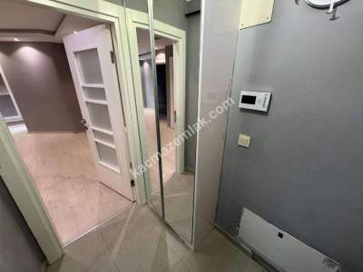 Altıntepe'de 6 Yıllık 1.Kat Ayrı Mutfak Balkonlu 1+1 22