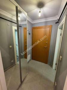 Altıntepe'de 6 Yıllık 1.Kat Ayrı Mutfak Balkonlu 1+1 23