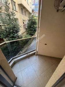 Altıntepe'de 6 Yıllık 1.Kat Ayrı Mutfak Balkonlu 1+1 16