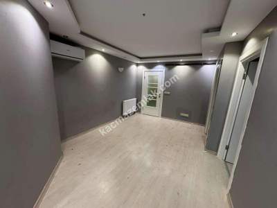 Altıntepe'de 6 Yıllık 1.Kat Ayrı Mutfak Balkonlu 1+1 11