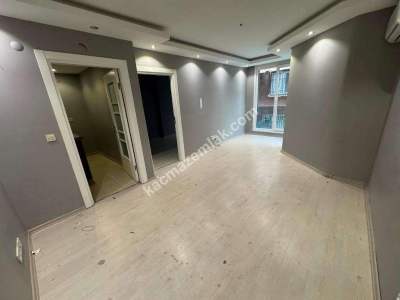 Altıntepe'de 6 Yıllık 1.Kat Ayrı Mutfak Balkonlu 1+1 10