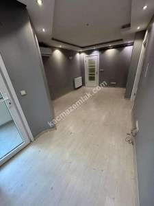 Altıntepe'de 6 Yıllık 1.Kat Ayrı Mutfak Balkonlu 1+1 14