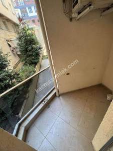 Altıntepe'de 6 Yıllık 1.Kat Ayrı Mutfak Balkonlu 1+1 17