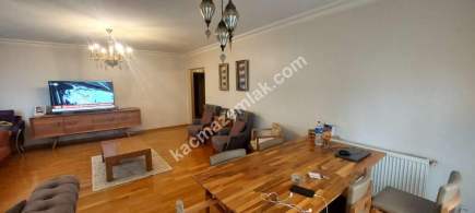 Altıntepe Sahilde Bostancıya Sınır Gövenlikli Sitede 3+ 9